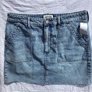 Edited by Rema Bader Women Mini Skirt Frayed Hem Utility Light Wash Blue Pockets